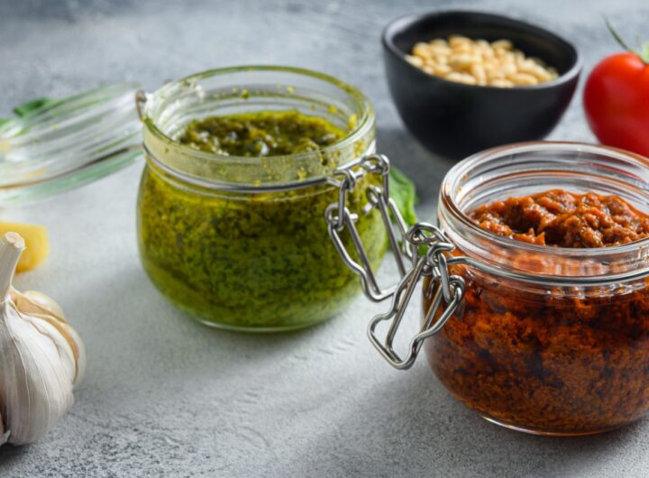 Zelene i Crvene Varijante Veganskih Pesto Umaka za Različite Okuse